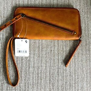 Free People wallet